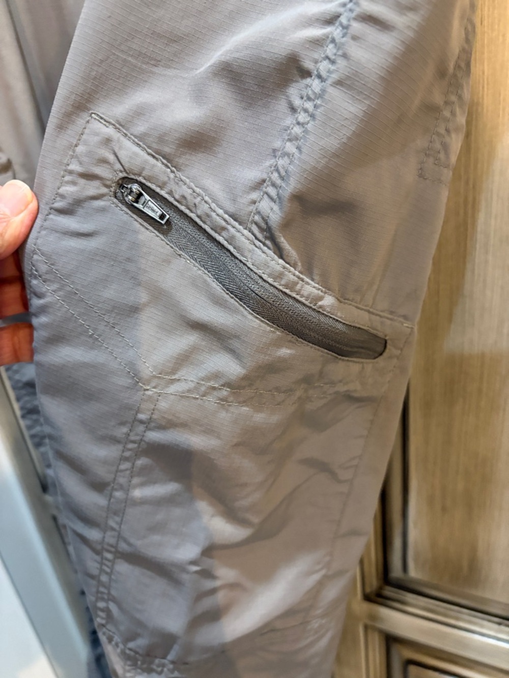 Columbia Men's Lightweight Omni-Shade Cargo Pants - Picture 3 of 10